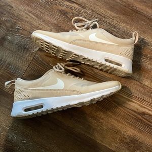Women’s Nike air max thea